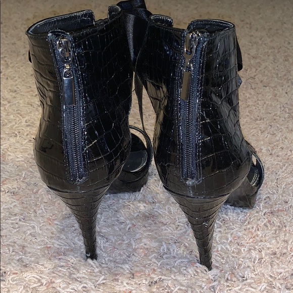 WHBM stiletto sandals - Picture 5 of 7